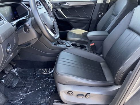 Used 2022 Volkswagen Tiguan SE w/ Panoramic Sunroof Package AWD/4WD image 30