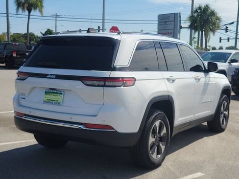 Used 2022 Jeep Grand Cherokee Limited 4xe w/ Luxury Tech Group II AWD/4WD image 6