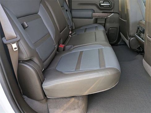 Used 2023 GMC Sierra 2500 Denali w/ Denali Ultimate Package image 17
