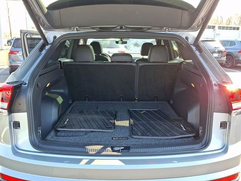 Certified 2020 Volkswagen Atlas Cross Sport SE w/ Panoramic Sunroof Package image 29