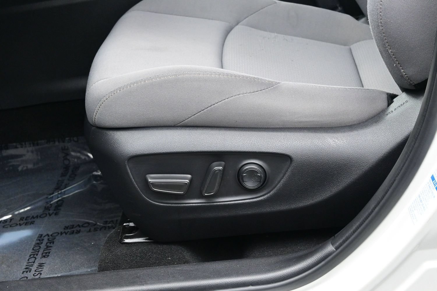 Used 2021 Toyota Venza LE AWD/4WD image 11