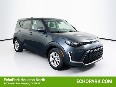 Used 2025 Kia Soul LX w/ LX Technology Package FWD image 1
