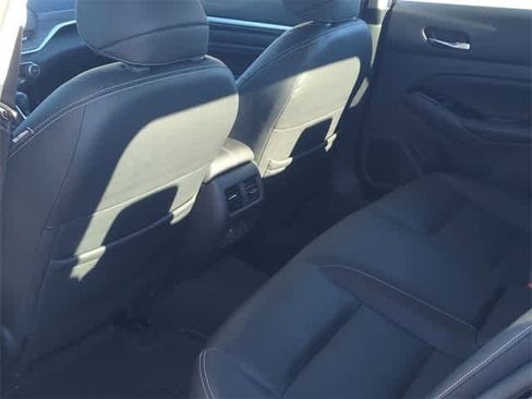 Used 2022 Nissan Altima 2.5 Platinum image 18