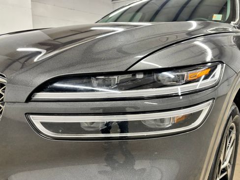 Used 2022 Genesis GV70 2.5T w/ Advanced Package AWD/4WD image 9