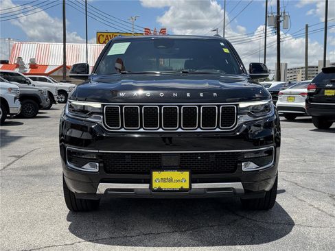 Used 2024 Jeep Wagoneer Series III w/ Premium Group I AWD/4WD image 3