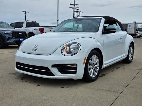 Used 2018 Volkswagen Beetle 2.0T S image 2