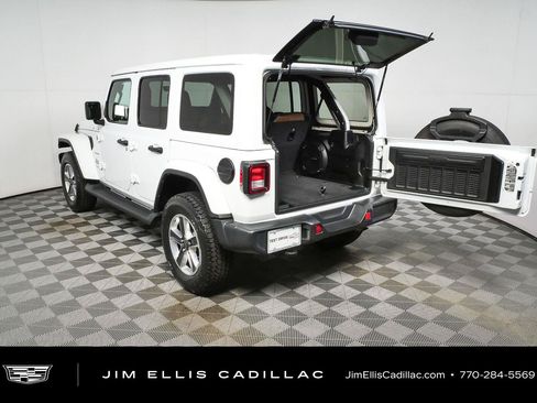 Used 2021 Jeep Wrangler Unlimited Sahara AWD/4WD image 27