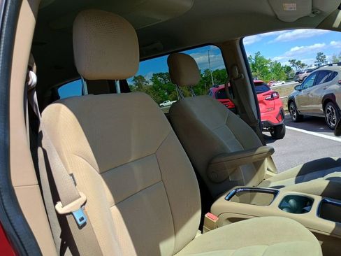 Used 2015 Dodge Grand Caravan SXT w/ UConnect Hands-Free Group image 24