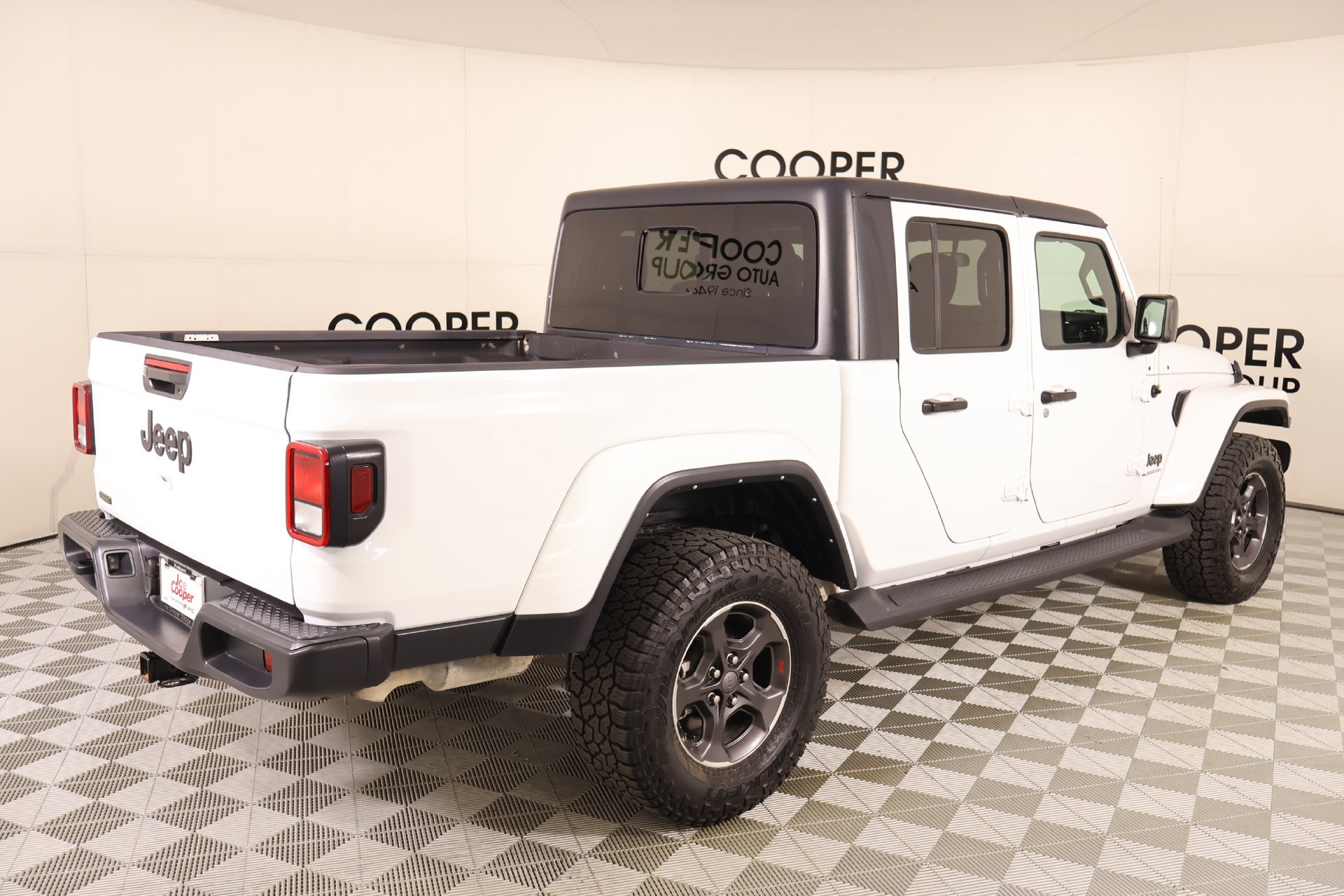 Used 2022 Jeep Gladiator Sport AWD/4WD image 19
