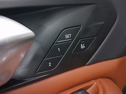 Used 2022 BMW X5 xDrive40i w/ M Sport Package image 14