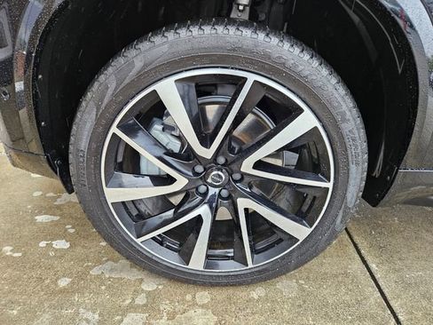 Certified 2023 Volvo XC90 T8 Plus AWD/4WD image 5