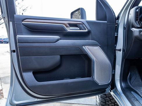 Used 2024 Chevrolet Silverado 3500 High Country w/ High Country Premium Package image 36