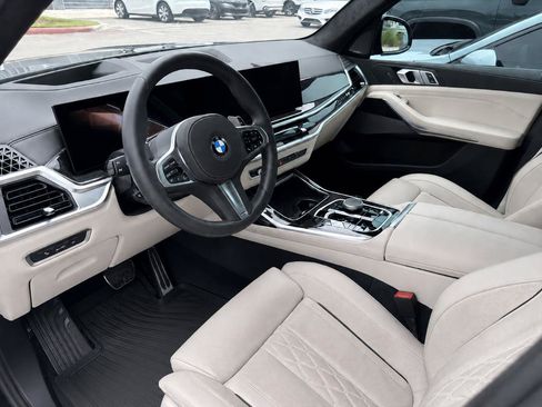 Certified 2026 BMW X7 xDrive40i w/ M Sport Package AWD/4WD image 2