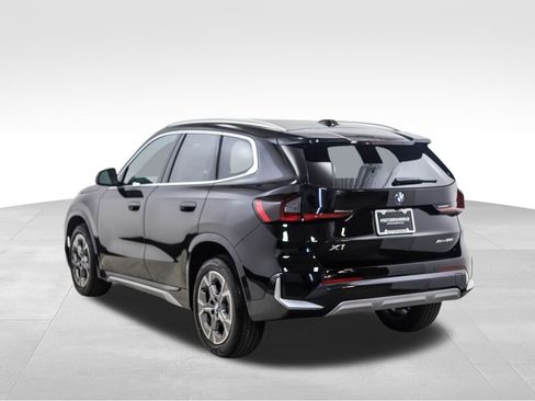 Certified 2025 BMW X1 xDrive28i w/ Convenience Package image 3