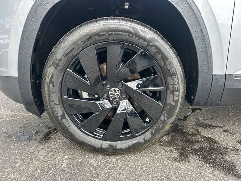 Used 2026 Volkswagen Atlas SE FWD image 10