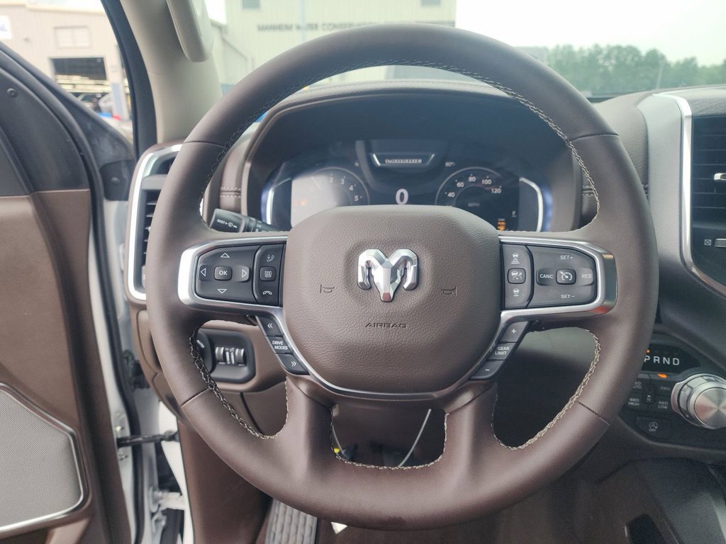 Used 2025 RAM 1500 Laramie AWD/4WD image 2