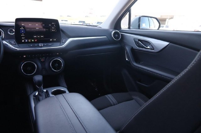Used 2025 Chevrolet Blazer LT AWD/4WD image 25