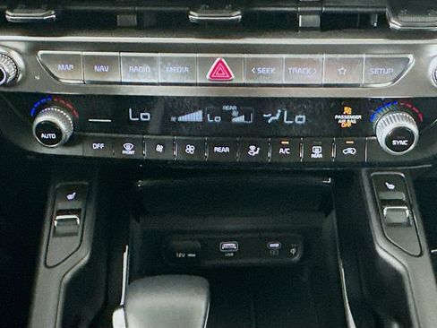 Used 2025 Kia Telluride S FWD image 16