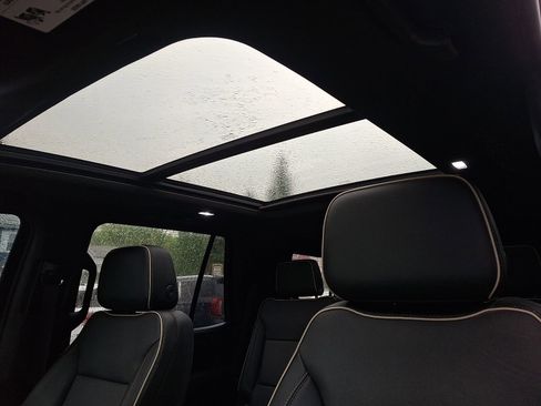 Used 2023 GMC Yukon SLT AWD/4WD image 15