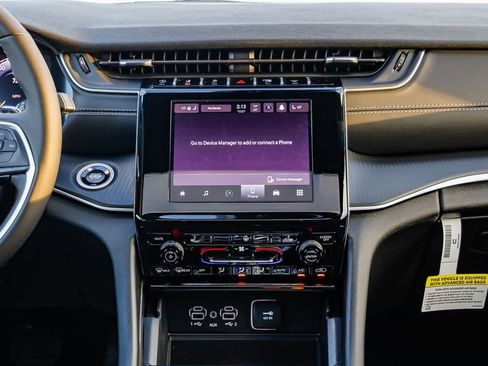 New 2025 Jeep Grand Cherokee Altitude image 14