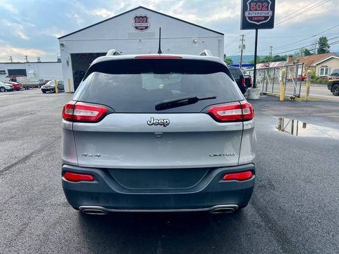 Used 2016 Jeep Cherokee Limited AWD/4WD image 4
