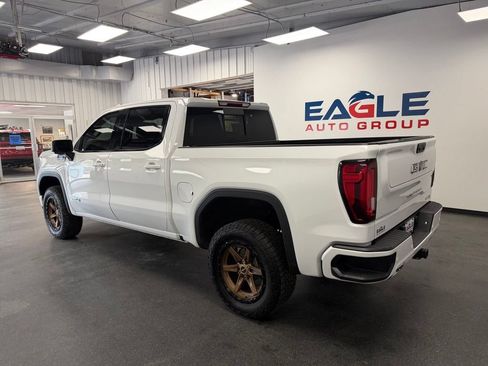 Used 2023 GMC Sierra 1500 AT4 w/ AT4 Preferred Package AWD/4WD image 5