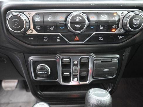 Used 2021 Jeep Gladiator Sport AWD/4WD image 9