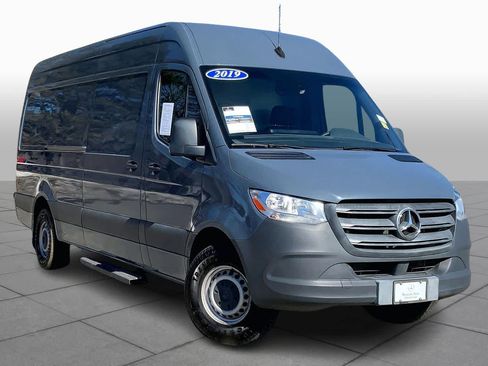 Used 2019 Mercedes-Benz Sprinter 170 image 2