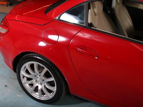 Used 2005 Mercedes-Benz SLK 350 w/ Entertainment Pkg image 19