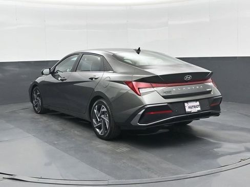 Used 2024 Hyundai Elantra Limited FWD image 6