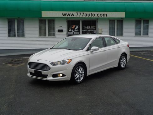Used 2014 Ford Fusion SE w/ Equipment Group 202A image 10