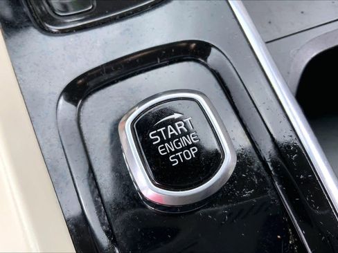 Used 2022 Volvo XC60 B5 Inscription w/ Advanced Package image 34