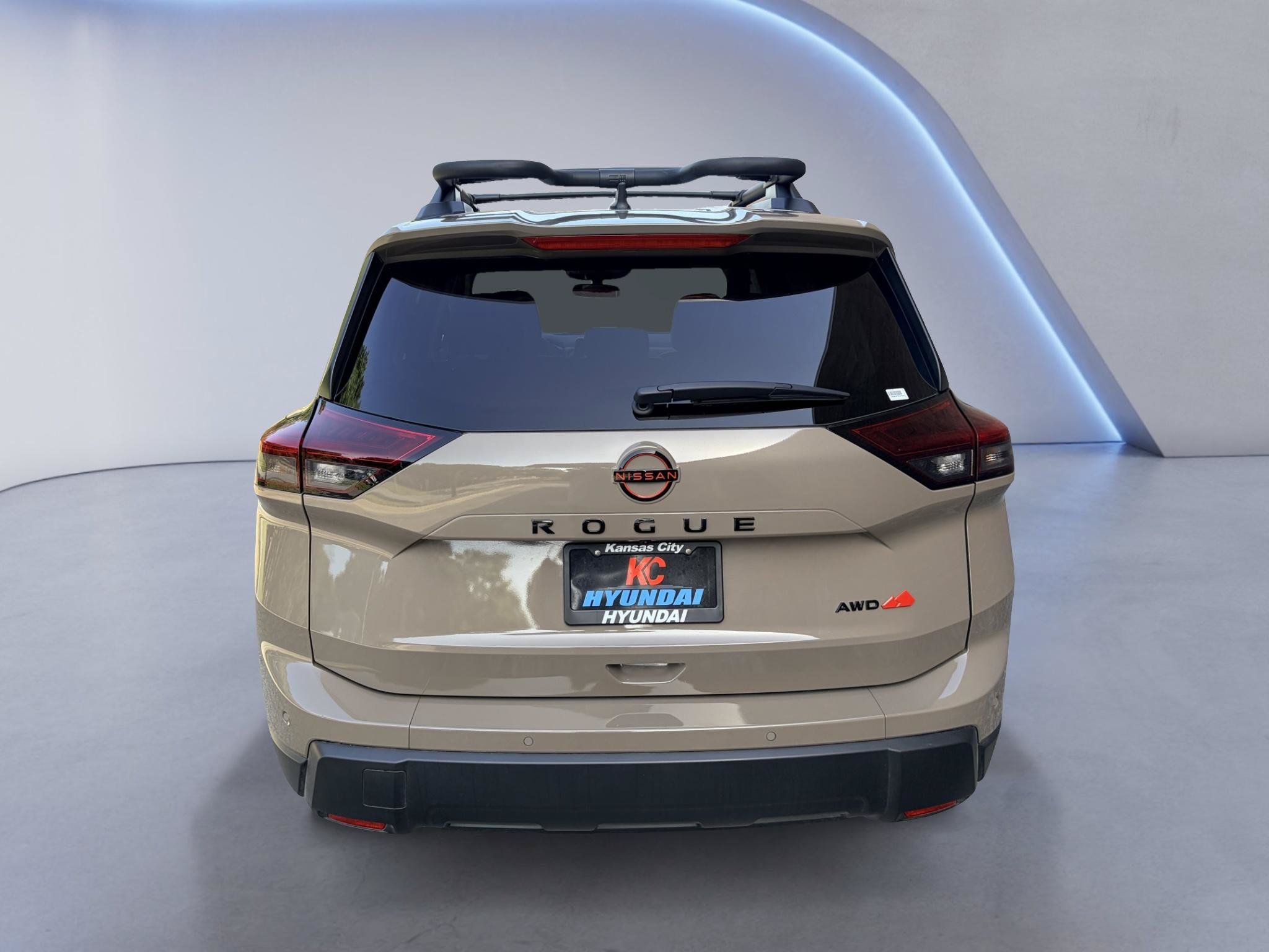 Used 2026 Nissan Rogue SV AWD/4WD image 4
