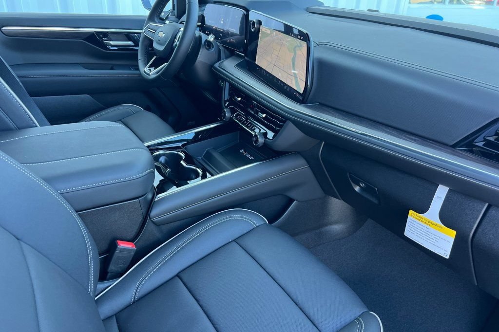 New 2026 Chevrolet Suburban Premier AWD/4WD image 15