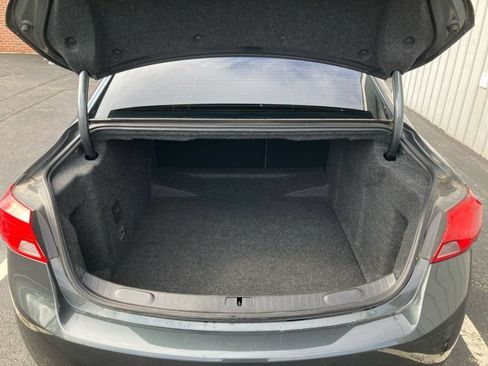 Used 2019 Chevrolet Impala LT FWD image 29
