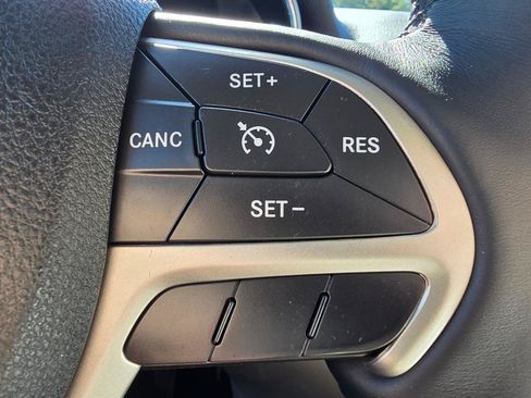 Used 2017 Jeep Grand Cherokee Limited AWD/4WD image 19