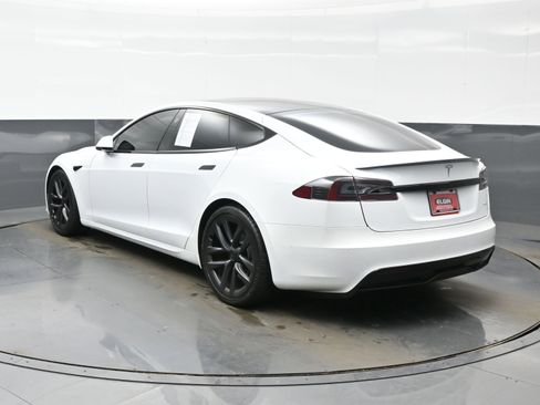 Used 2021 Tesla Model S Plaid image 4