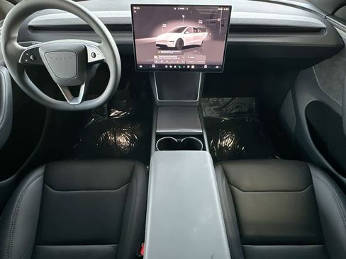 Used 2026 Tesla Model Y AWD image 24