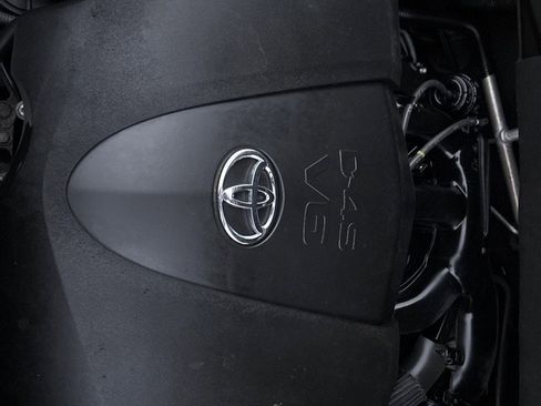 Used 2018 Toyota Highlander XLE image 49