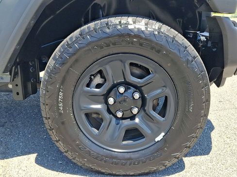 Used 2025 Jeep Wrangler Sport AWD/4WD image 8