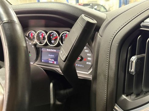 Used 2022 Chevrolet Silverado 1500 LT Trail Boss w/ Convenience Package II AWD/4WD image 19