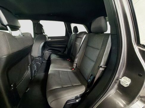 Used 2021 Jeep Grand Cherokee Laredo AWD/4WD image 23