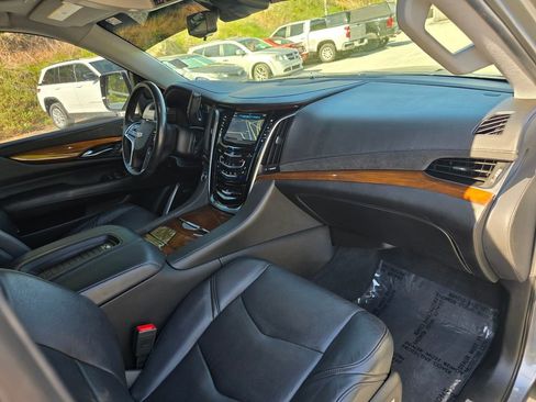 Used 2020 Cadillac Escalade Premium Luxury AWD/4WD image 34