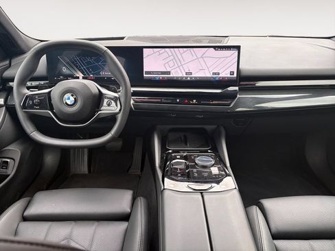 Used 2026 BMW 530i xDrive AWD/4WD image 10