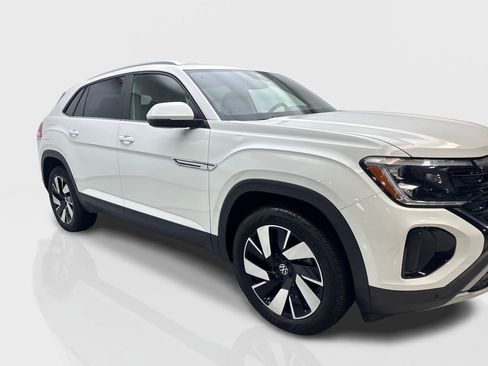 Used 2025 Volkswagen Atlas Cross Sport SE AWD/4WD image 12