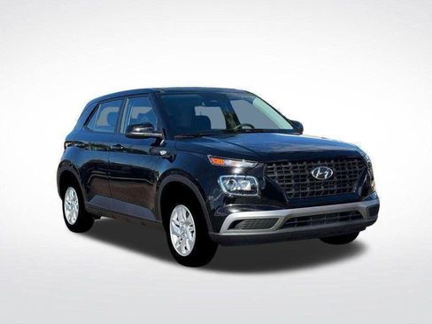 Certified 2026 Hyundai Venue SE FWD image 11