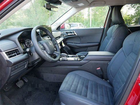 New 2025 Mitsubishi Outlander SE image 4