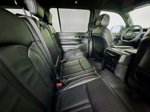 Used 2024 Jeep Wagoneer Series II w/ Flexible Seating Group RWD image 25