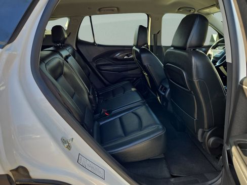 Used 2024 GMC Terrain SLT image 20