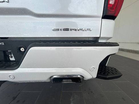 Used 2024 GMC Sierra 1500 Denali AWD/4WD image 18